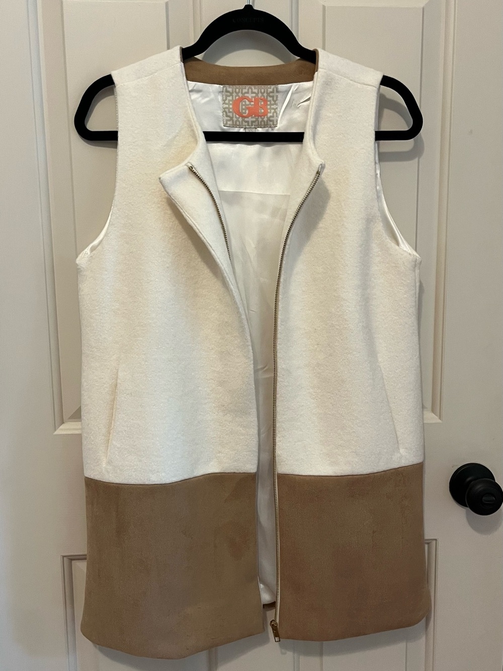 Gianni Bini Cream and Tan Colorblock Zip Vest